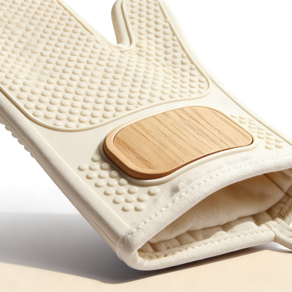 🧤 Heat Without Fear — Premium Silicone Oven Mitt Designed for Safer, More Comfortable Cooking